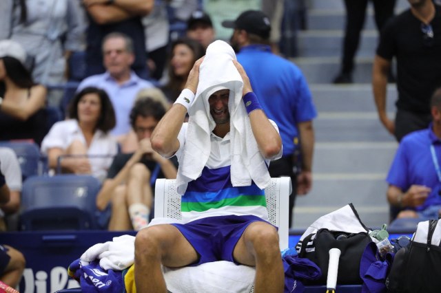 Novak se rasplakao na konferenciji za medije VIDEO
