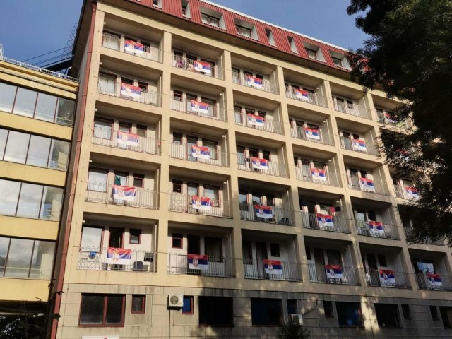 Trobojke u Studenjaku u znak dana srpskog jedinstva, slobode i nacionalne zastave