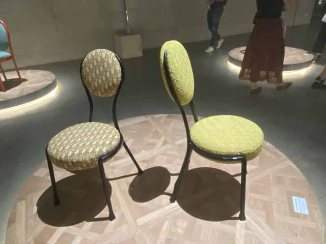 Milanska nedelja dizajna: Diorova medaljon stolica u novom ruhu