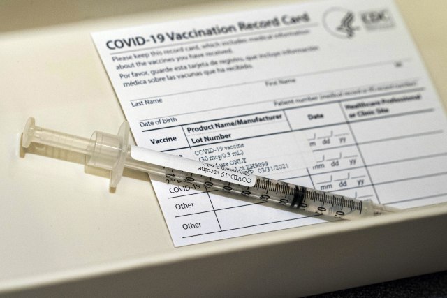 Ko se ne vakciniše - otkaz; Ni papi nije jasno