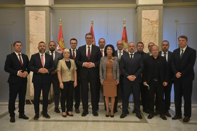 Vučić se sastao sa predstavnicima Srpske liste FOTO