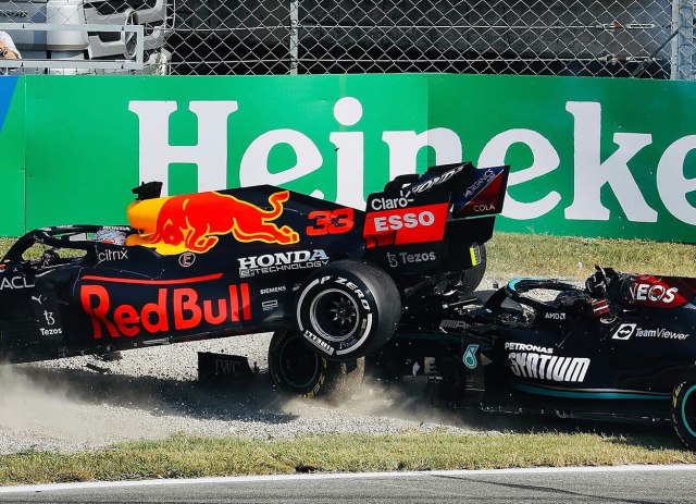 Red Bul optužuje Mercedes za lažiranje povrede Hamiltona