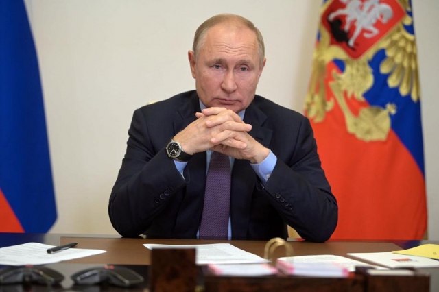 Putin: "Na desetine oko mene je zaraženo"