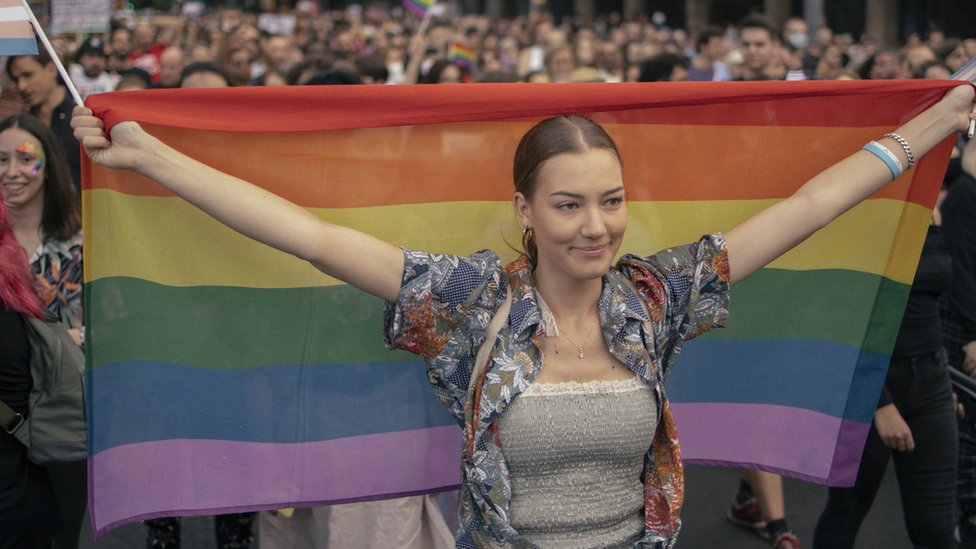 LGBT i Srbija: Beogradski Prajd prošao mirno, uèesnici tražili usvajanje Zakona o istopolnim zajednicama