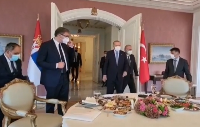 Vuèiæ se sastao sa Erdoganom VIDEO
