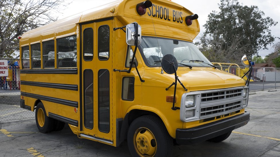 Škola, rasizam i nasilje: Otac traži milion dolara odštete zbog šišanja njegove æerke u školskom autobusu