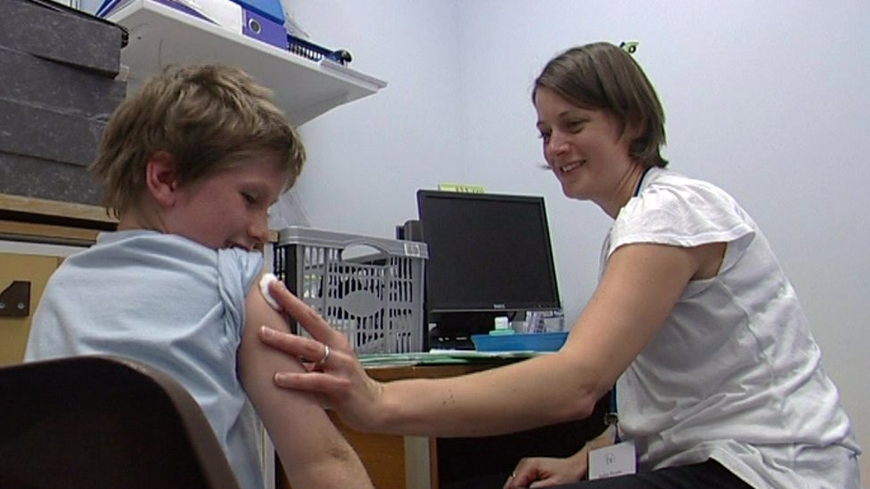 Pandemija i zdravlje: Vakcina protiv gripa - da li je bezbedno primiti je uz Kovid vakcinu