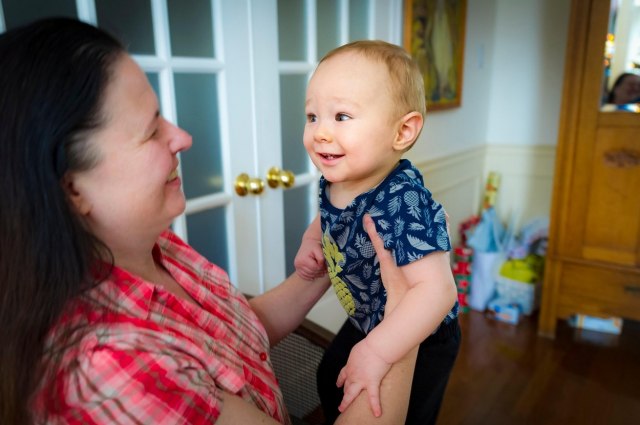 Žustra rasprava: Da li je u redu rađati dete posle 60. godine?