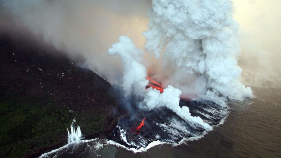 Vulkani i priroda: Smrtonosni poljubac - šta se desi kada se sretnu vulkanska lava i more