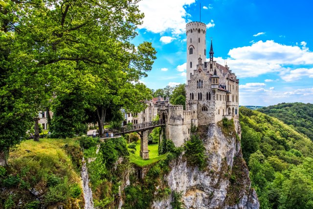 Bajkoviti srednjovekovni dvorac u Nemaèkoj