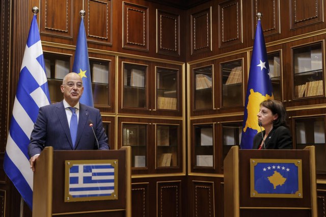 Bivši grèki ambasador: "Na kraju, priznaæemo tzv. Kosovo"
