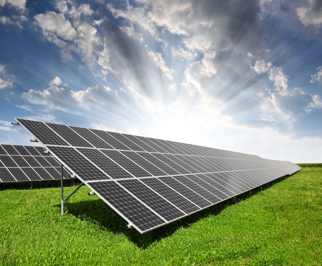 Investicija vredna više od 50 miliona evra: Gradi se najveæi solarni park na Balkanu
