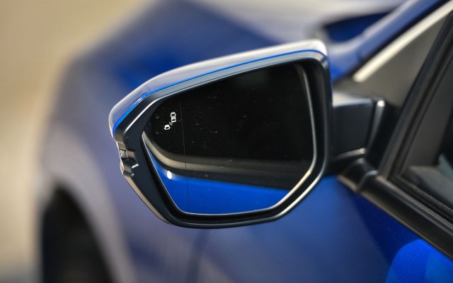 Narandžasta lampica u retrovizoru – da li je ovo najkorisniji sistem asistencije?