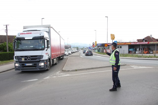 "Tempirana bomba" na Ibarskoj magistrali: Vozaè kamiona imao 2,71 promila alkohola u krvi