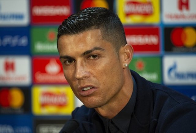 "Niko nije ni pipnuo desert": Ronaldo objavio rat ugljenim hidratima; saigraèi na mukama
