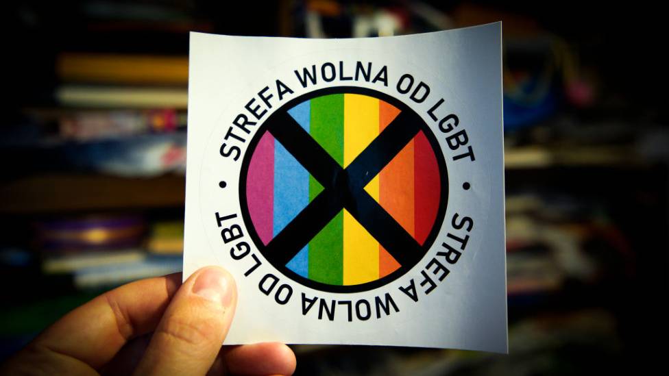 LGBT i Poljska: Regioni ukidaju rezolucije o "zonama osloboðenim od LGBT idelogije" posle pretnji EU da neæe dobiti novac