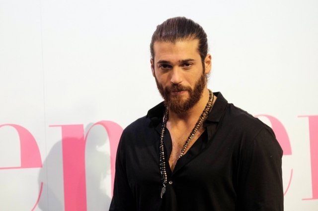 Turski zavodnik podelio snimke kućnih vežbi FOTO/VIDEO