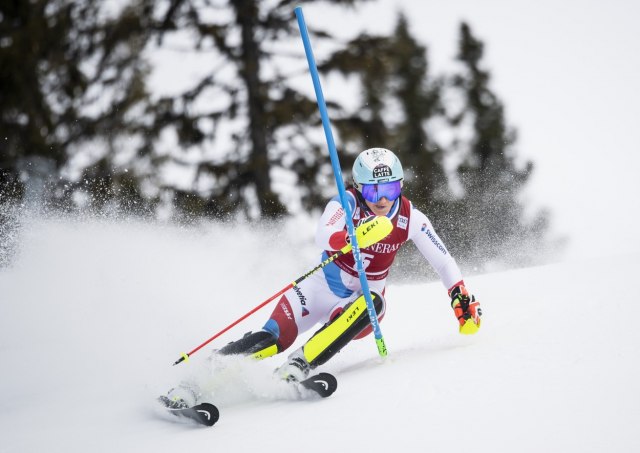 Švajcarska skijašica doživela prelom obe šake