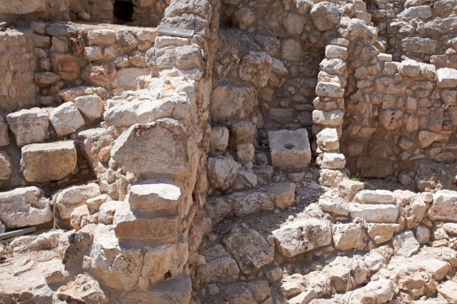Pronađen toalet star 2.700 godina - otkriva više nego što su mislili