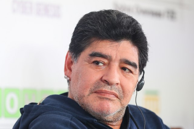 Objavljen video-snimak: Maradona sa devojkom od 16 godina; 