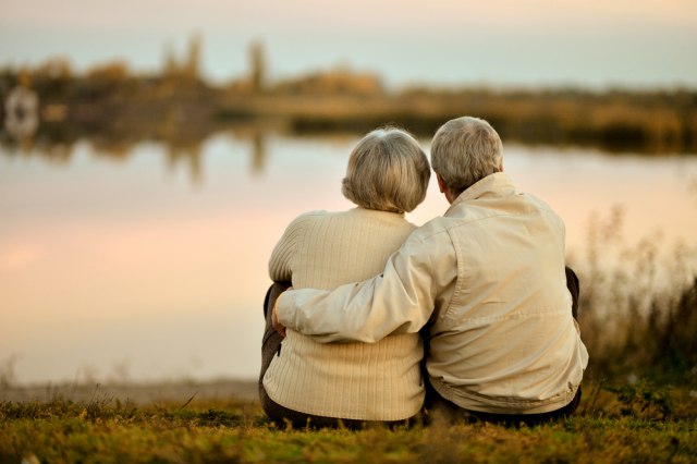 Traži se bračni par sa 50 i više godina zajedničkog života