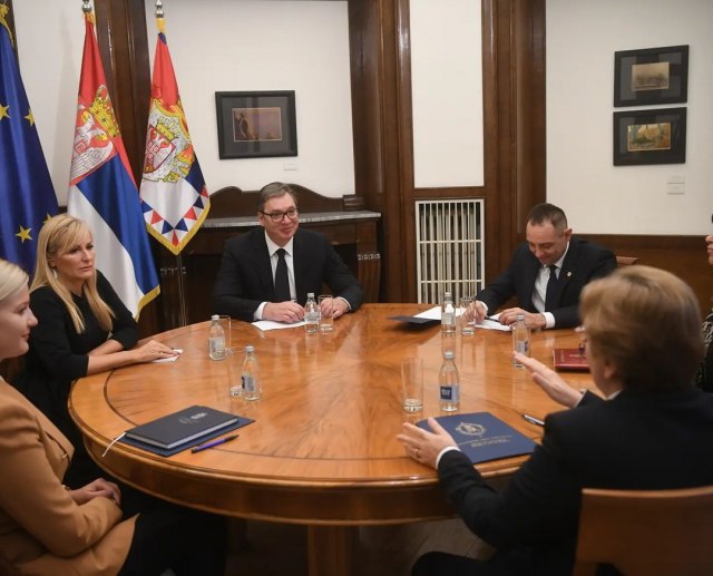 Vučić imao sastanak o međunarodnoj saradnji FOTO