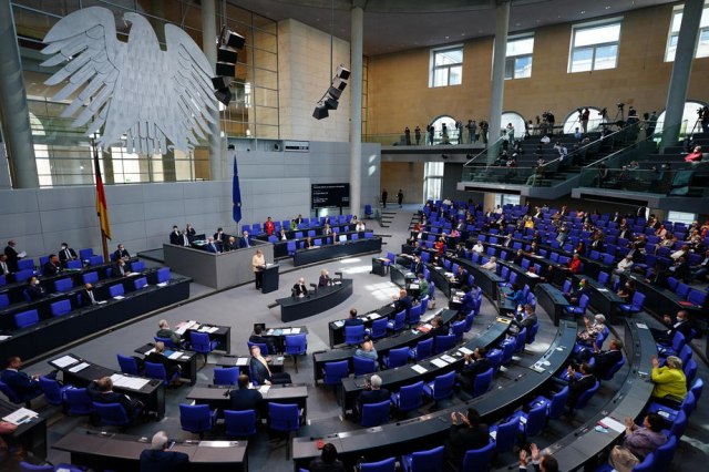 U Bundestagu kao u školi: Neæemo da sedimo pored njih