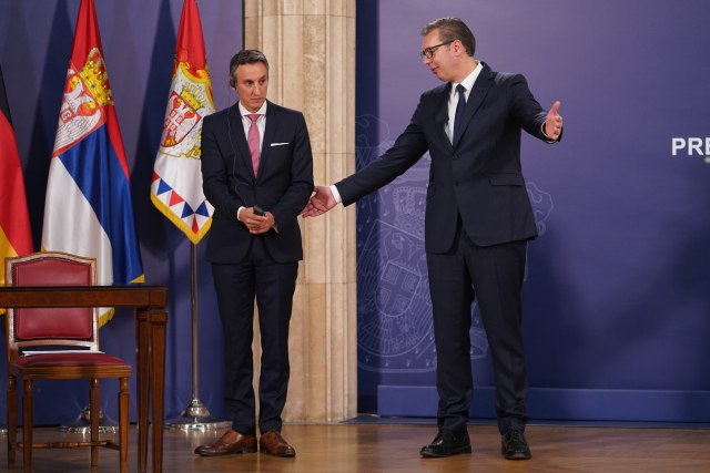 Vuèiæ: "85 miliona evra"; "Mnogo dobar dan za Srbiju"