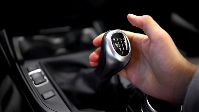 Šta vozači radije biraju – manuelni ili automatski menjač