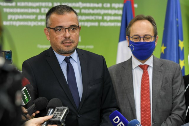 "Otkud ministar poljoprivrede tri puta za šest meseci u Leskovcu?"