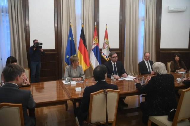 Vučić sa potpredsednicom Bundestaga FOTO