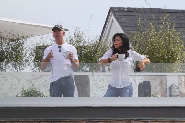 Viðali su se iza leða svojih supružnika: Milijarder i njegova devojka ludo zaljubljeni