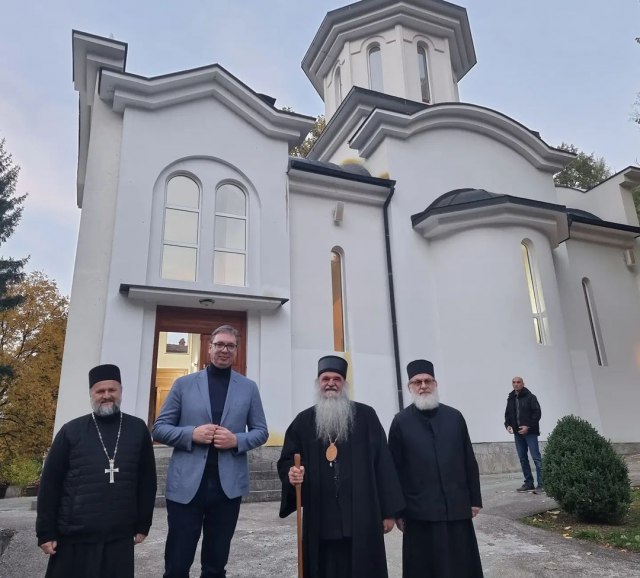 Vuèiæ obišao Bogorodièinu crkvu u Mrzenici: "Hvala vladiki Davidu na gostoprimstvu" FOTO