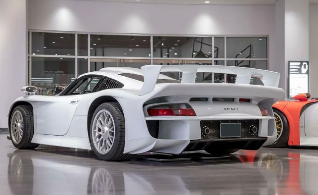 Na prodaju jedan spektakularan Porsche, a takva je i njegova cena