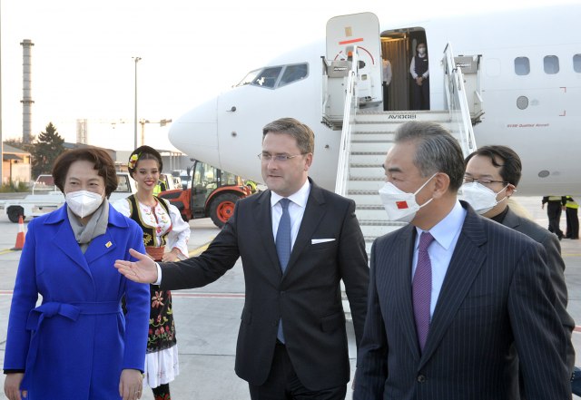 Ministar spoljnih poslova Kine stigao u Beograd FOTO