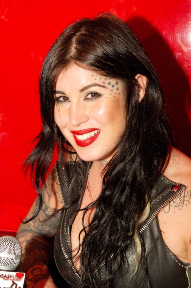 Ket Von Di zatvara studio za tetoviranje u LA: Tvrde da je antivakserka