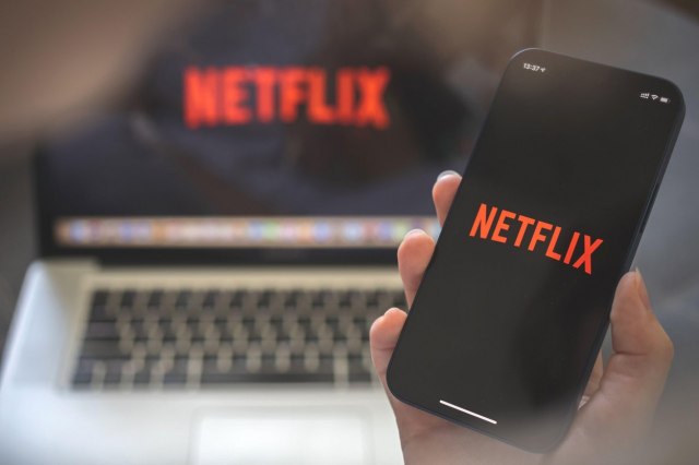 Strimovanje Netfliksovih serija - "Isto kao da se automobilom provozate po celom Saturnu"
