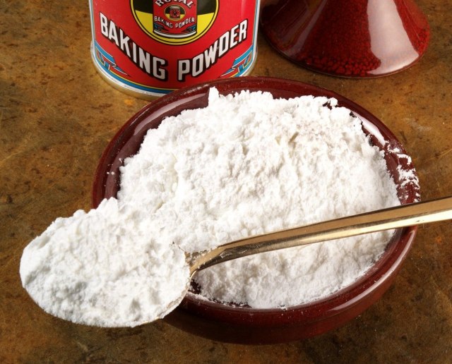 Testirajte rok praška za pecivo i sode bikarbone u par koraka