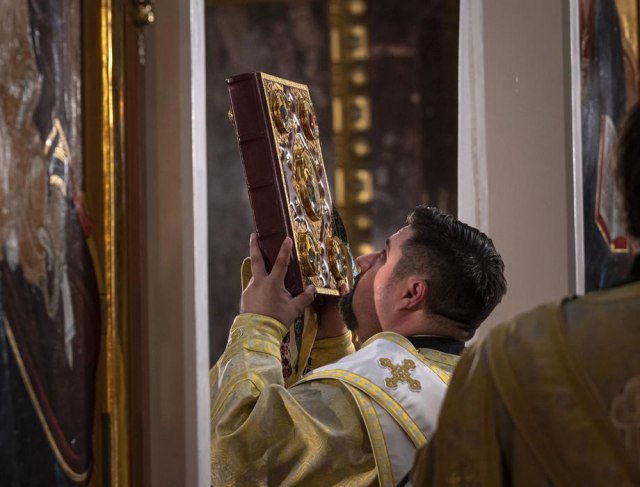 Katolièka crkva u Zrenjaninu donela "Uredbu o kovidu" – nema plata, biæe i otkaza