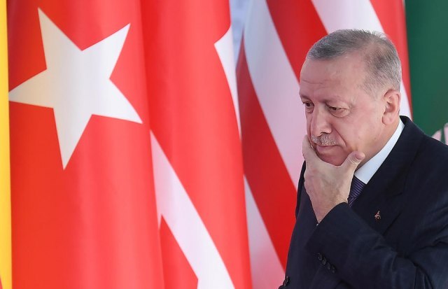 Panic in Turkey: Erdogan's in poor health, had a stroke? VIDEO
