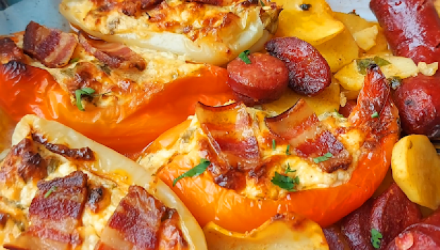 Lagani nedeljni ruèak: Paprike sa sirom i slaninom