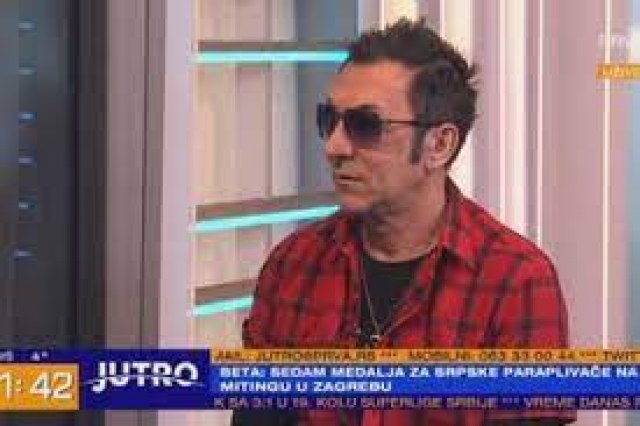 Branko Ðuriæ Ðuro se "èelièi" u moru usred novembra: Jaèa imunitet, animira sledbenike