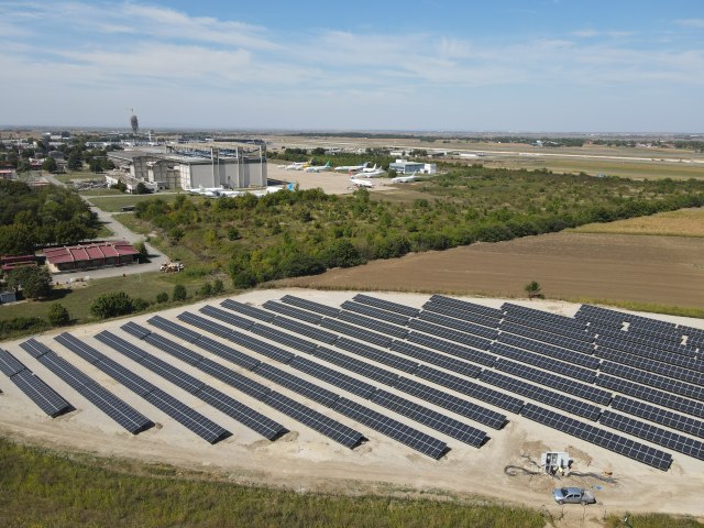 Postavljeni solarni paneli na beogradskom aerodromu FOTO