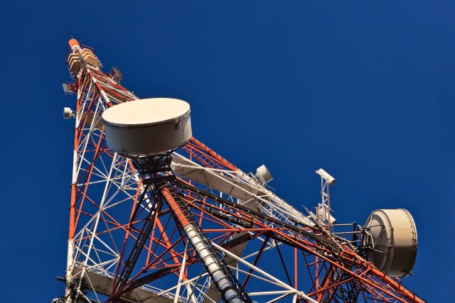 Akcije Telekoma skoèile 30 odsto nakon ponude KKR-a