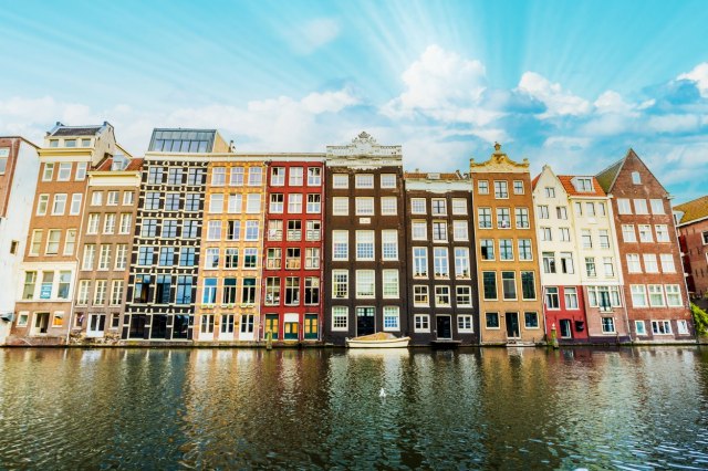Zašto turisti obožavaju Amsterdam?