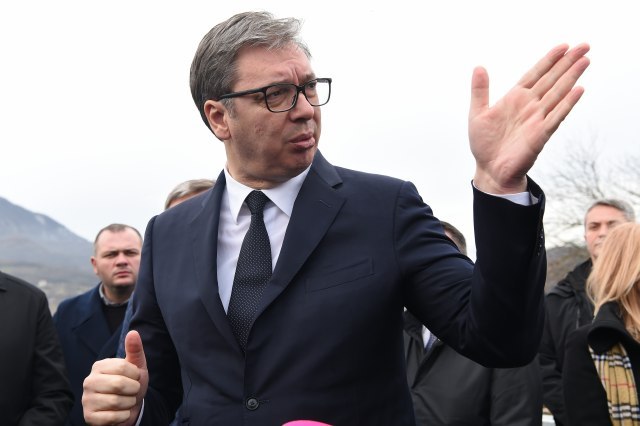 Vučić: 