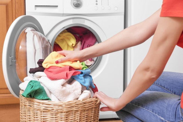 Da li bi trebalo da se odeća razvrstava prilikom pranja? Stručnjaci dali odgovor