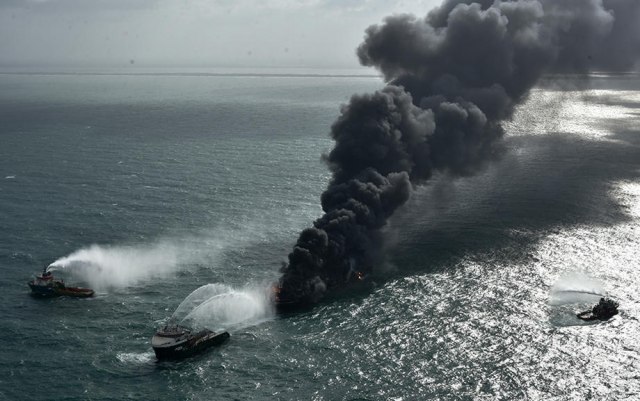 Švedska: Požar na teretnom brodu gori više od 24 sata
