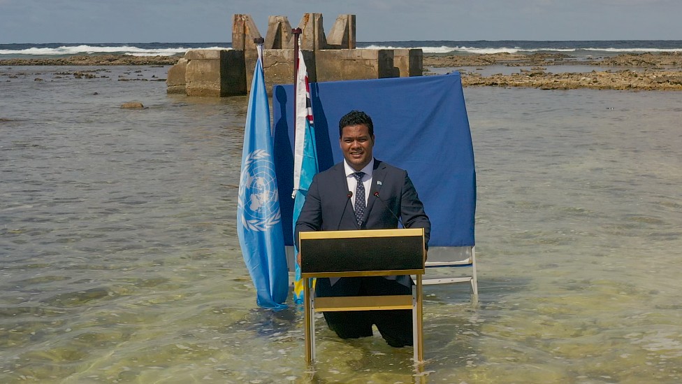 Klimatske promene: Ministar ostrvske zemlje Tuvalu iz vode poslao simboličnu poruku