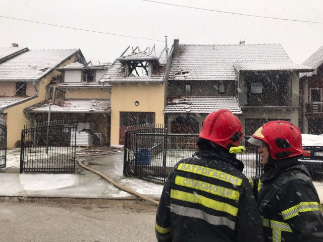 Veliki požar u Èaèku: Vatra izbila u porodiènoj kuæi FOTO